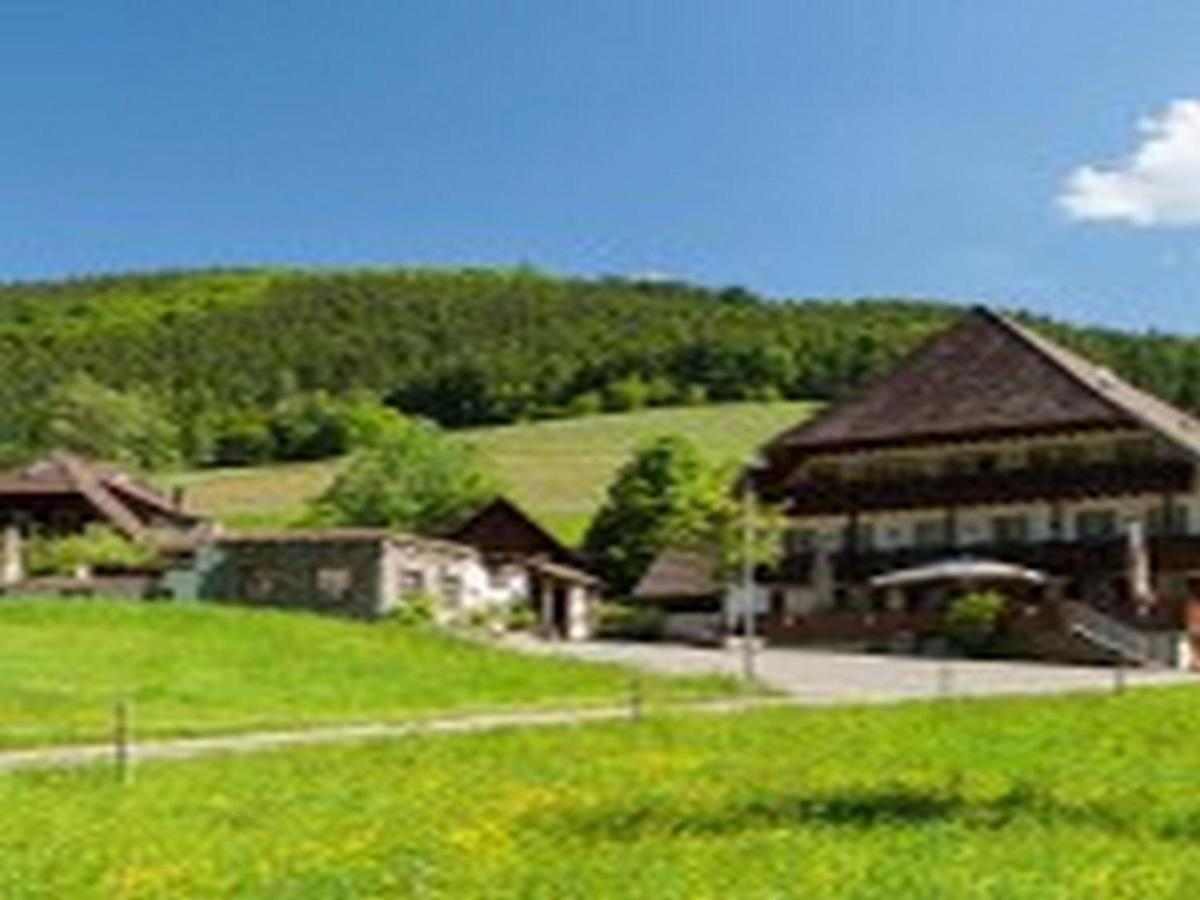 Landgasthaus Gruener Baum Simonswald Bagian luar foto
